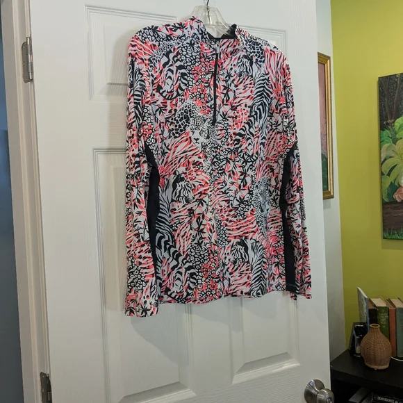Colorful Animal Print Long Sleeve Athletic Top - Picture 9 of 11